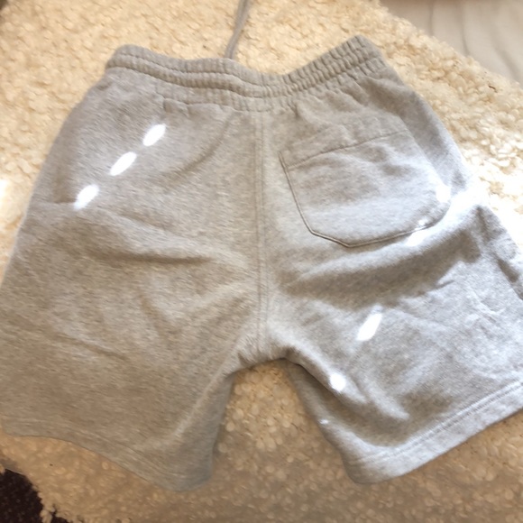 H&M Mens sweatpants in size Extra Small. Fits like a woman’s size small - Picture 2 of 2